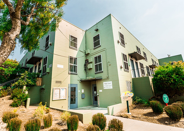 Holly Courts Apartments